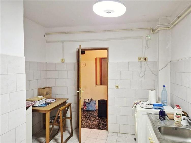 Apartament 2 camere semidecomandat, zona Bistrita Lac