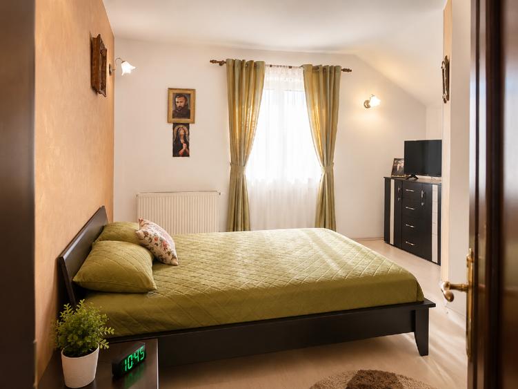 Vilă individuală, mobilată și utilată, teren 800 mp + apartament independent
