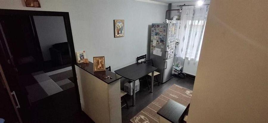 Vand apartament 2 camere