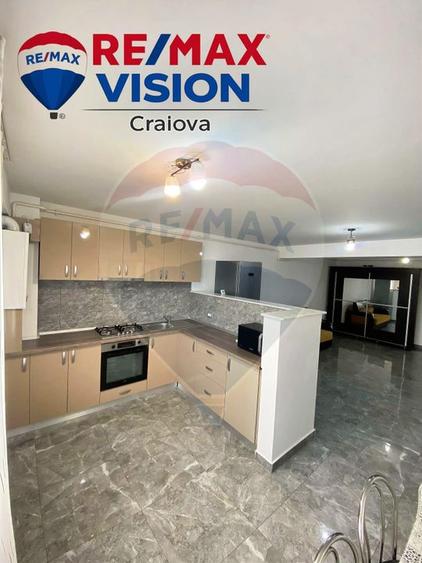 Apartament cu 3 camere de închiriat în zona George Enescu