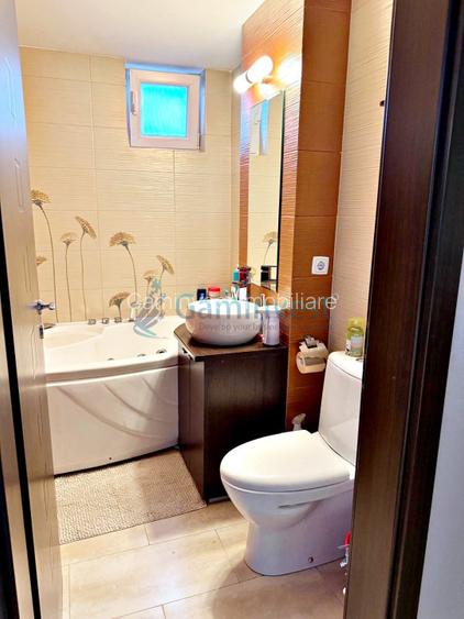 Apartament 4 camere de vânzare, Oradea, Splaiul Crișanei, 77mp utili - 11
