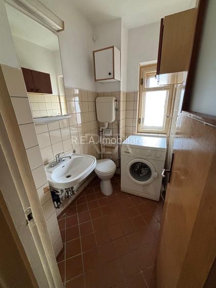 3 camere Decebal decomandat, an 1988, 78 mp - 9