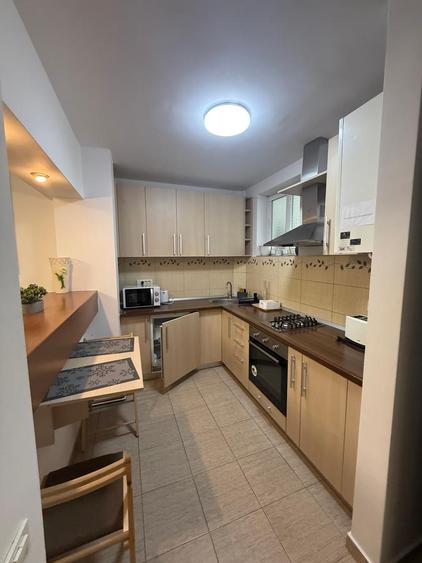 UNIVERSITATE, 2 camere, etaj 4, 50 mp, centrala proprie, mobilat, renovat