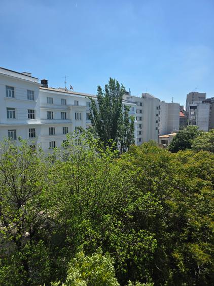 Apartament 4 camere decomandate Ateneul Roman, zona pietonala 100mp