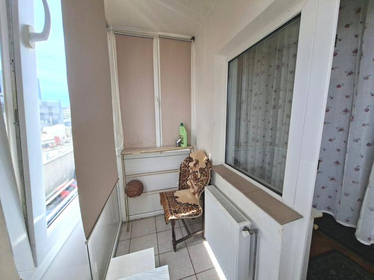 Apartament 3 camere decomandate zona Scoala de Inot