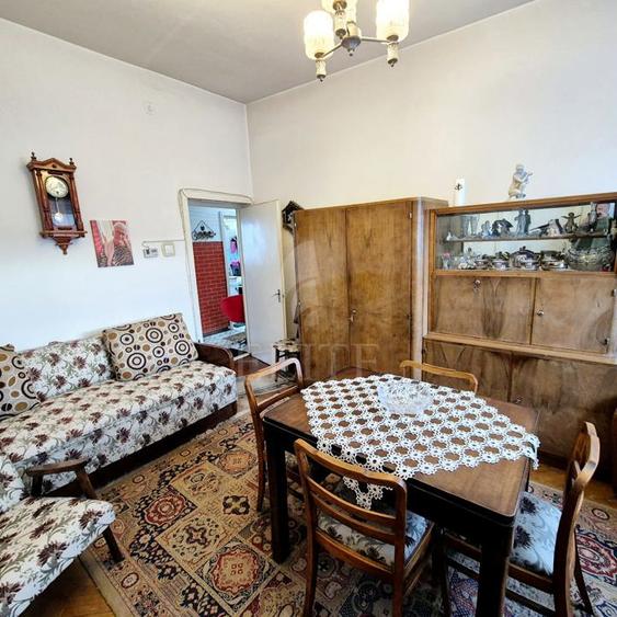 Apartament 3 camere în zona FACULTATII DE LITERE
