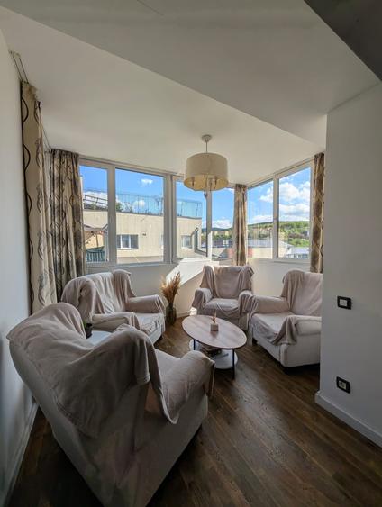 Penthouse de vanzare 6 camere terasa 150mp zona Floresti Stejarului