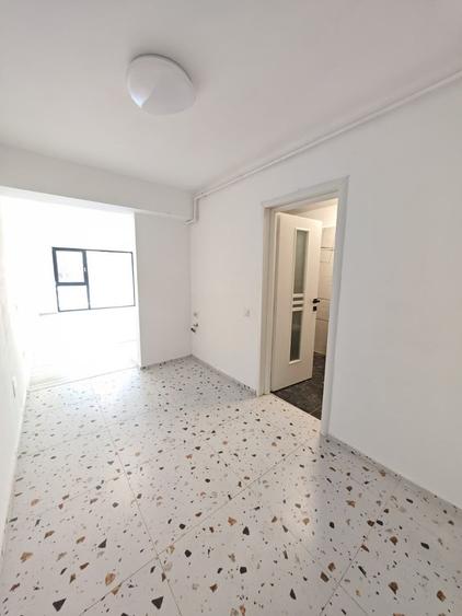 De vanzare 2 studio-uri bloc nou, Tractoru, Coresi