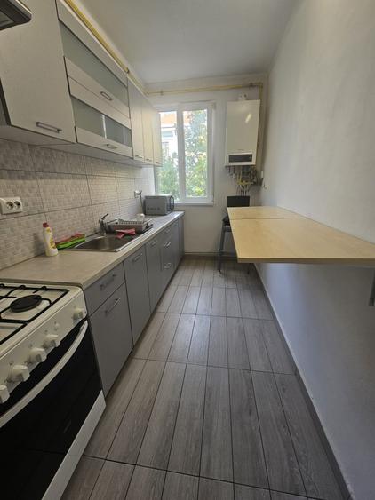 Ocazie! Apartament 3 camere decomanat, 60 mp utili, balcon, Centru!