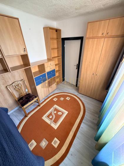 2 camere| curte comuna cu 3 apartamente| centrala proprie| zona aradului|