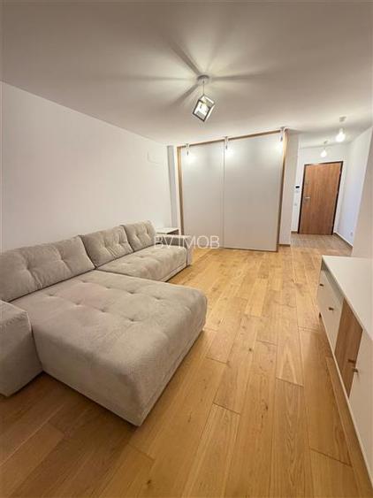 Inchiriere garsoniera decomandata,prima inchiriere, Urban Plaza, etaj 3 - 11
