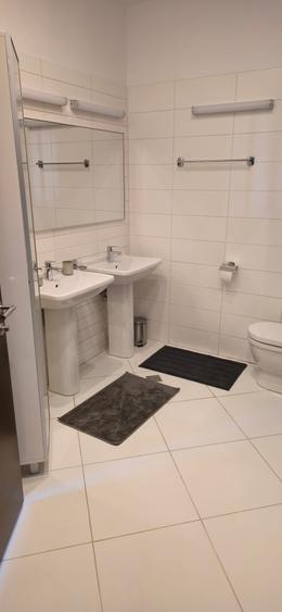 Apartament 2 camere superb 2 bai + parcare
