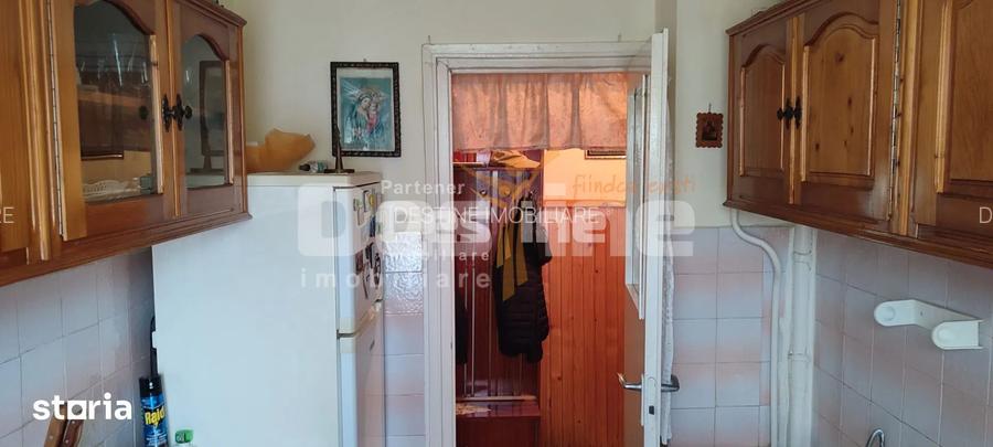 Apartament semidecomandat, 2 camere, etaj intermediar