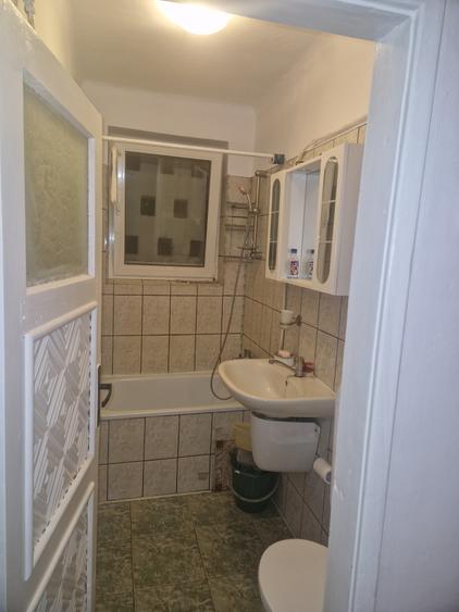 Apartament doua camere, decomandat, renovat