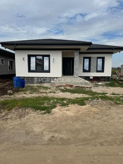 Casă la cheie, 4 camere și terasă | Brănești, Str. Salcâmului