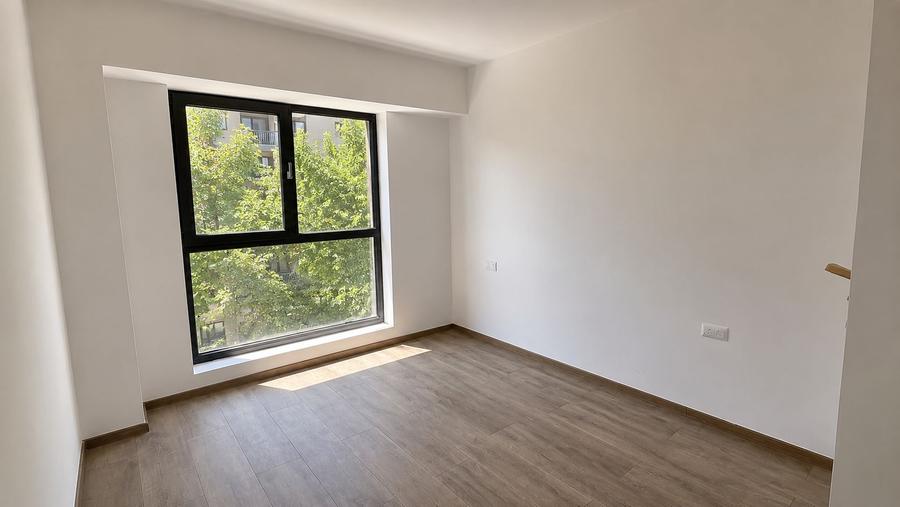 3 Camere, Dezvoltator, Titan, Bloc Finalizat, Metrou, Centrala, 83 MP