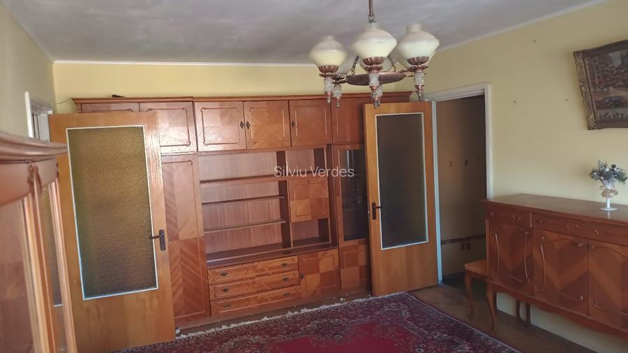 Apartament 4 camere , central, bulevardul Independentei 6 - 3