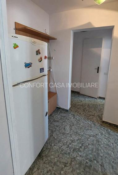 2 camere decomandat Mega Mall
