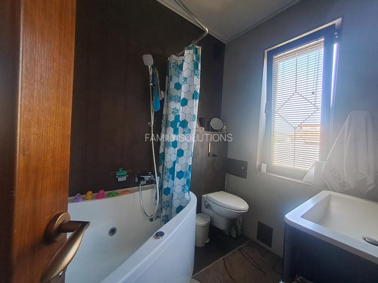 Casa individuala cu piscina. P+1+M. zona foarte buna - 23