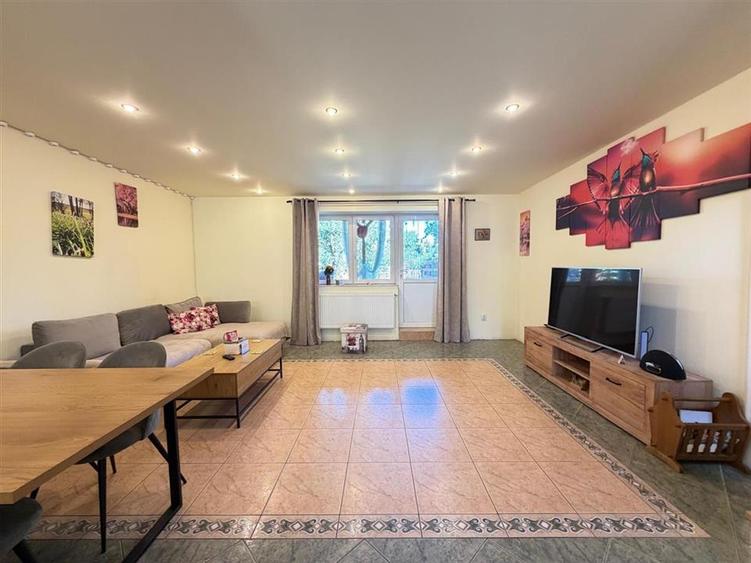 Apartament la casa 3 camere zona Gusterita