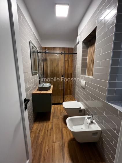 Apartament 4 camere-PARTER INALT -130 mp utili - 2