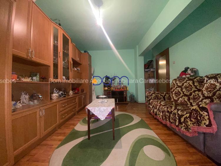 De vanzare apartament spatios 4 camere confort 1 - 2