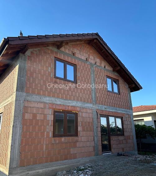 CASĂ NOUĂ, DE CALITATE SUPERIOARĂ, IN FÂNTÂNELE, ARAD | 180 mª | TEREN 1.090 Mp