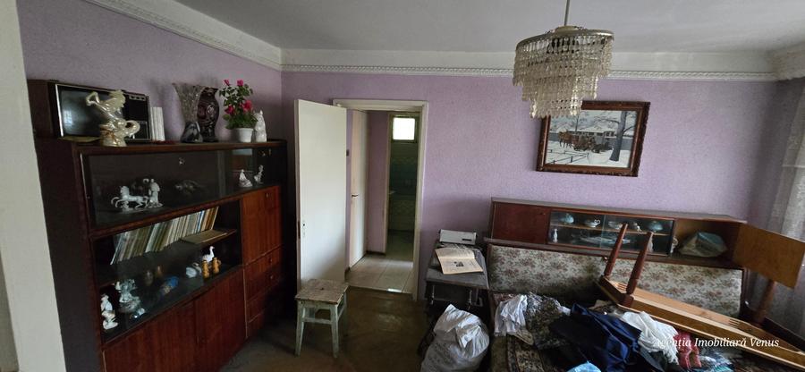 Apartament 3 camere la str.Primaverii