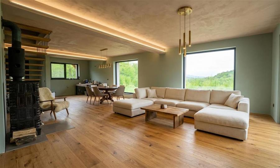 Vila premium cu lac privat si panorama catre Masivul Postavaru | Cheile Rasnoave