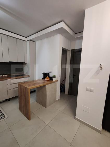 Apartament cu 3 camere, 63 mp, cu 2 bai si balcon mare, in zona Valea Garboului