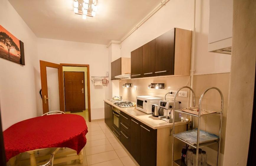 Mamaia, central, 3 camere decomandate lux, 130 mp