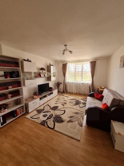 Apartament 1 camera 41 mp utili pivnita si balcon inchis Turnisor