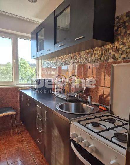 Inchiriez apartament cu 3 camere utilat si mobilat in zona Dacia - 2