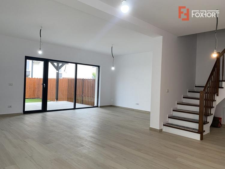 Duplex cu 5 camere si teren de 350 mp, zona Dumbravita