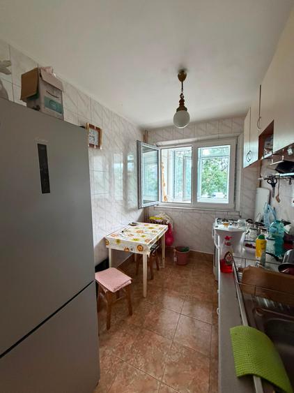 Apartament 3 camere-la 10 min. de metrou Piața Sudului