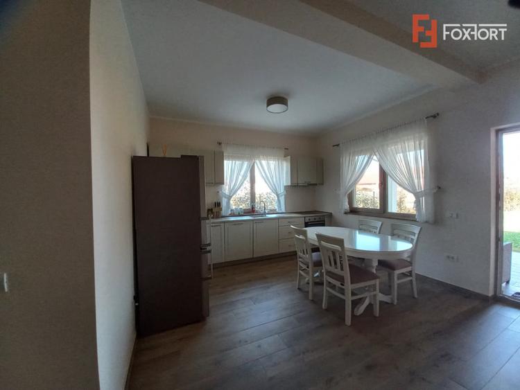 Duplex cu 3 camere si teren de 410 mp de vanzare in Ghiroda