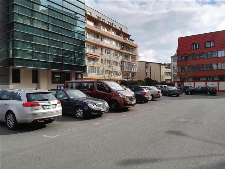 Birouri de inchiriat de la 120 mp - mentenanta inclusa