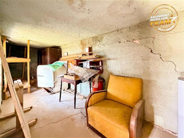 Casa din caramida cu 1.087 mp teren, pozitie centrala, utilitati la poarta, Micf - 43