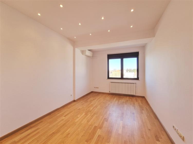 Unfurnished 3-Bedroom Apartment | Arch of Triumph - Kiseleff | Garage & Storage