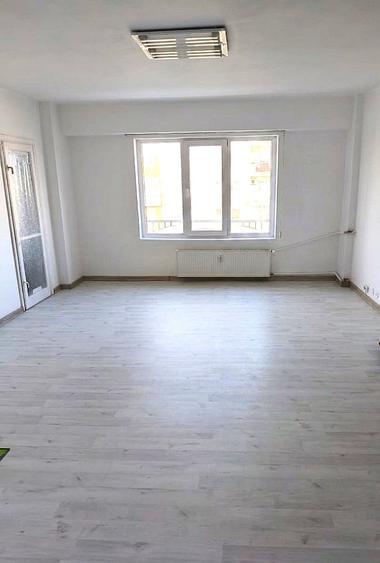 Apartament 3 camere Calea Călărașilor – Metrou Piața Muncii