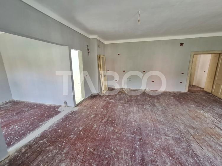 Spatiu comercial de inchiriat pe Lucian Blaga in centru Sebes