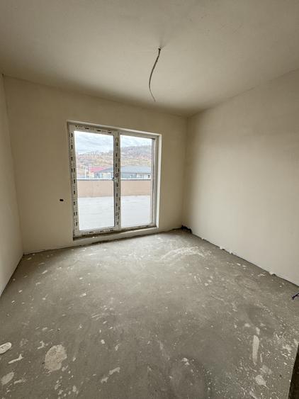 Apartament tip Penthouse, 3 camere, 64 mp, terasa 88 mp, Zona Eroilor