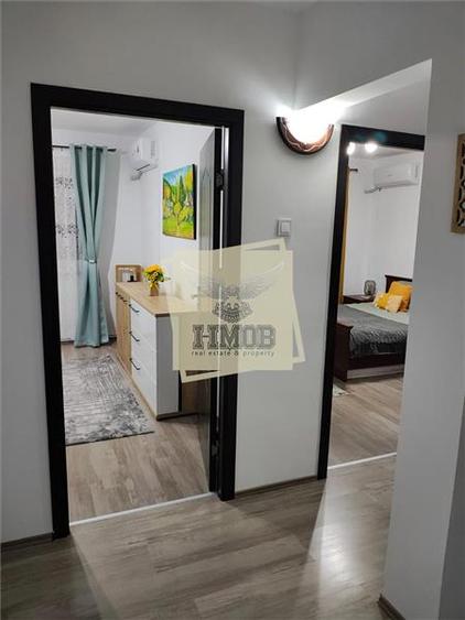 Apartament 4 camere cu balcon si pivnita zona Vasile Aaron