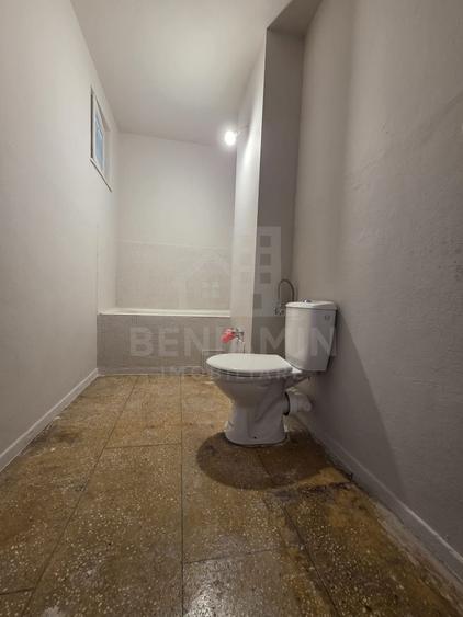 2 Camere-52mp-Balcon-Lift Nou-Anvelopat-Zona-Garii-Renovat