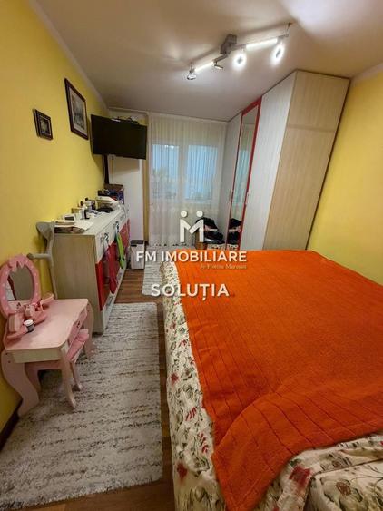 Apartament 3 camere decomandat, etajul 2 -zona Casa de Pensii