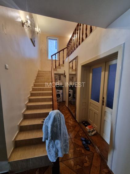 Casă individuală de vânzare – 238 mp, zonă centrală, 7 camere, garaj - 9