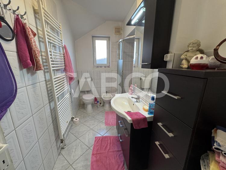 Casa individuala si apartament 2 fronturi teren 584 mp Turnisor Sibiu