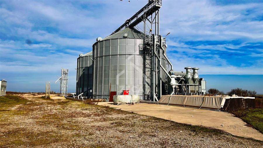 Baza receptie si depozitare cereale 3000 tone | 2 ha teren | Utilata complet