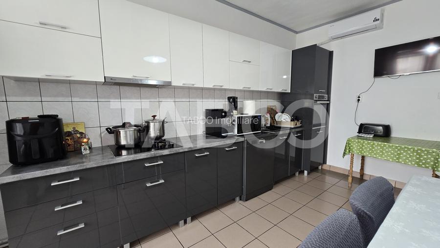 Casa cu piscina si curte libera 438mp de vanzare in Turnisor Sibiu - 9
