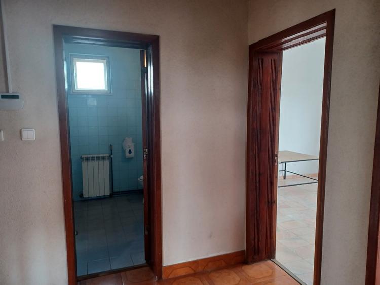 Inchiriez Hala industriala + spatiu birouri